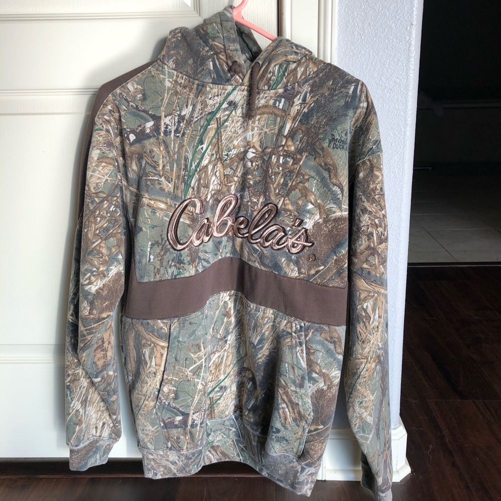 Cabela’s camo hoodie size M